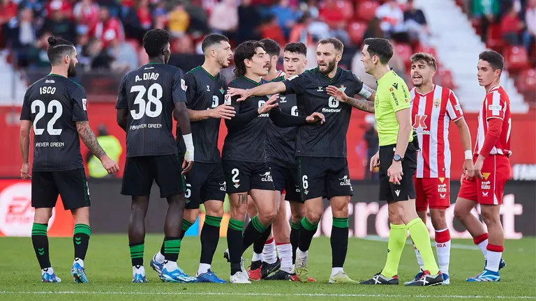 Expulsión de Héctor Bellerín en el UD Almería - Real Betis | Salvador López Medina para El MIRA