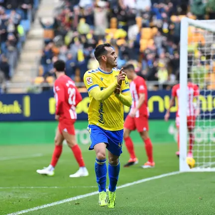 Juanmi Jiménez celebra el gol del Cádiz CF ante el Atlético de Madrid | CCF