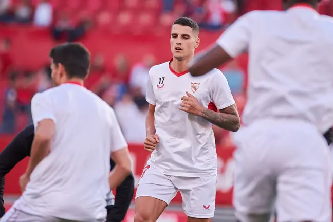 Erik Lamela en el calentamiento del Sevilla FC - Granada