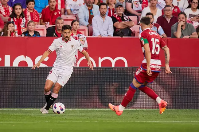 Jesús Navas y Carlos Neva en el Sevilla FC - Granada CF | Salvador López Medina para El MIRA