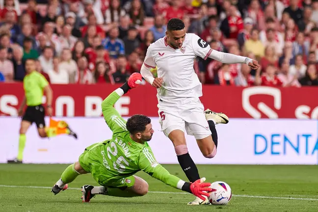 En-Nesyri en el Sevilla FC - Granada CF | Salvador López Medina para El MIRA