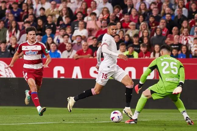 En-Nesyri en el Sevilla FC - Granada CF | Salvador López Medina para El MIRA