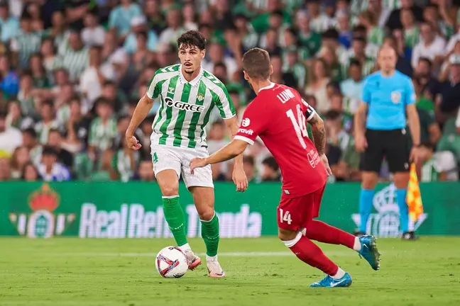 Johnny Cardoso en el Real Betis - Kryvbas | Salvador López Medina para El MIRA