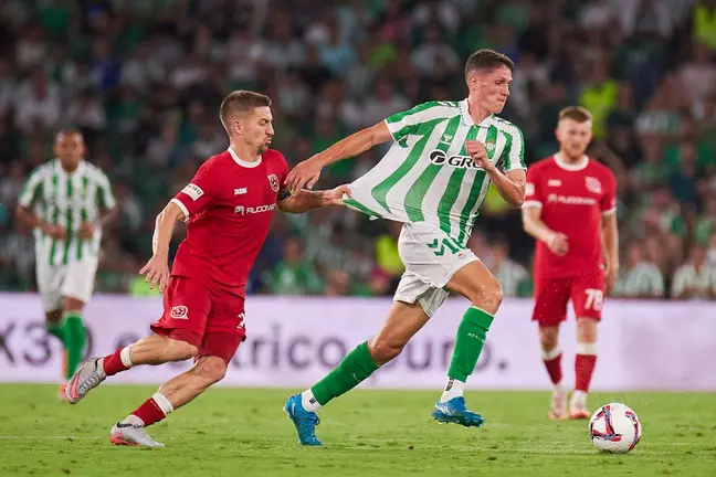 Sergi Altimira en el Real Betis - Kryvbas | Salvador López Medina para El MIRA