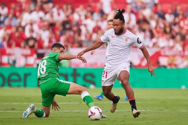 Chidera Ejuke en el Sevilla FC - Real Betis | Salvador López Medina para El MIRA