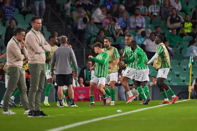 Calentamiento del Betis en el Real Betis - Celje | Salvador López Medina para El MIRA