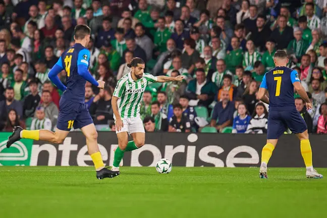 Ricardo Rodríguez en el Real Betis - Celje | Salvador López Medina para El MIRA