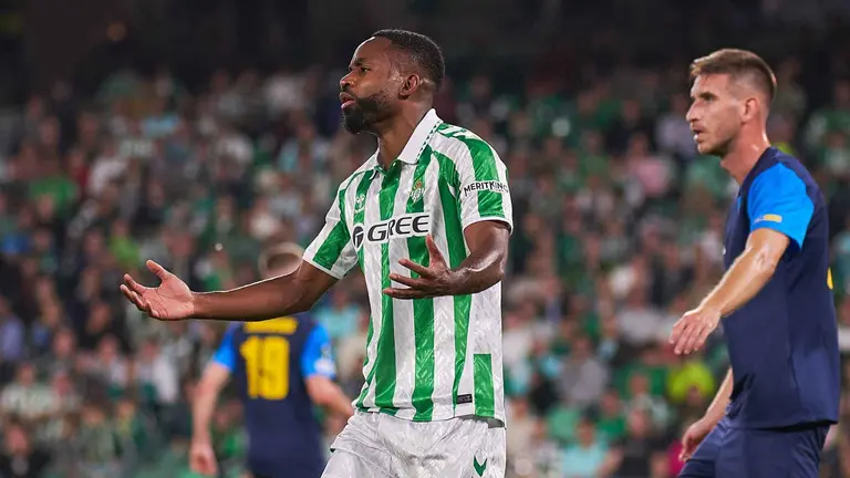 Cedric Bakambu en el Real Betis - Celje | Salvador López Medina para El MIRA