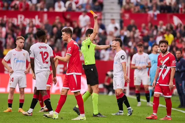 Expulsión de Unai López en el Sevilla FC - Rayo Vallecano | Salvador López Medina para El MIRA