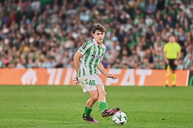 Mateo Flores en el Real Betis - Gent | Salvador López Medina para El MIRA
