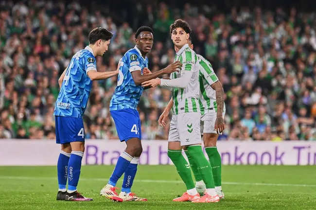 Johnny Cardoso en el Real Betis - Gent | Salvador López Medina para El MIRA