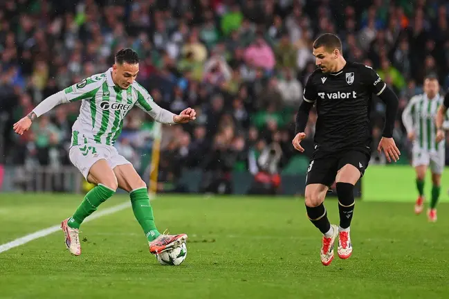 Antony en el Real Betis - Vitoria Guimaraes | Salvador López Medina para El MIRA