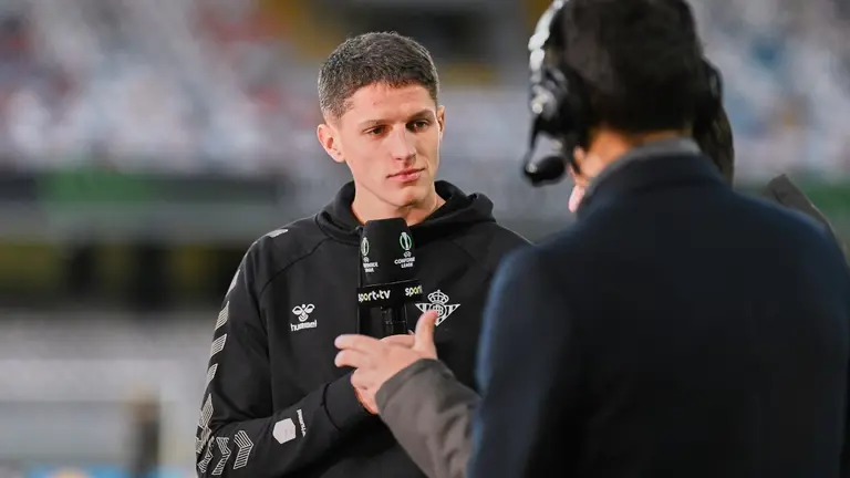 Sergi Altimira en la previa del Vitoria Guimaraes - Real Betis | Salvador López Medina para El MIRA