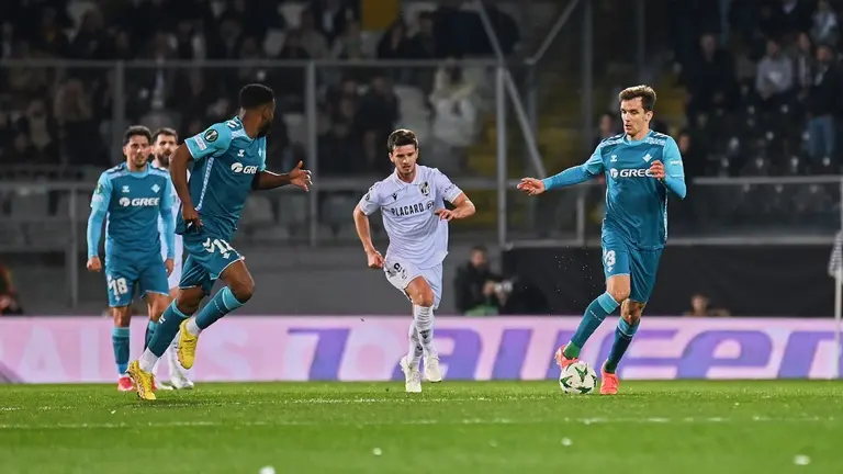 Diego Llorente en el Vitoria Guimaraes - Real Betis | Salvador López Medina para El MIRA