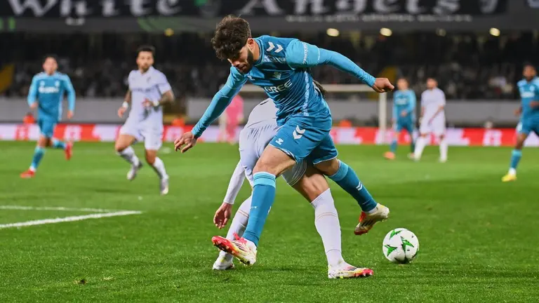 Ez Abde en el Vitoria Guimaraes - Real Betis | Salvador López Medina para El MIRA