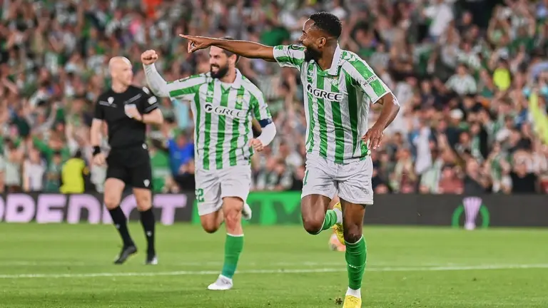 Gol de Cédric Bakambu en el Real Betis - Jagiellonia | Salvador López Medina para El MIRA