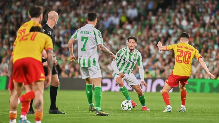 Pablo Fornals en el Real Betis - Jagiellonia | Salvador López Medina para El MIRA