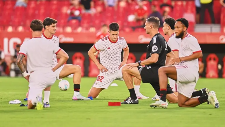 Calentamiento del Sevilla FC antes de jugar ante el Getafe CF | Salvador López Medina para El MIRA