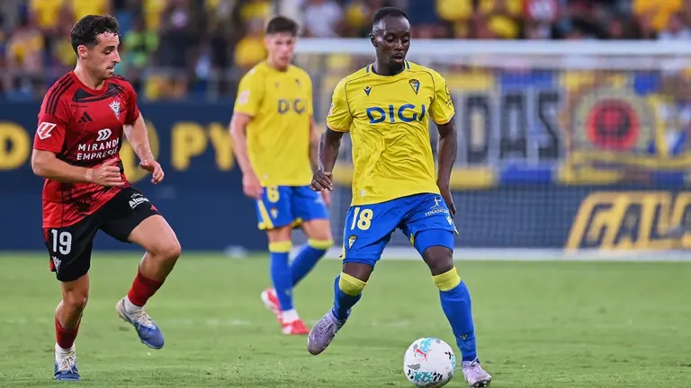 Yussi Diarra en el Cádiz CF - CD Mirandés | Salvador López Medina para El MIRA