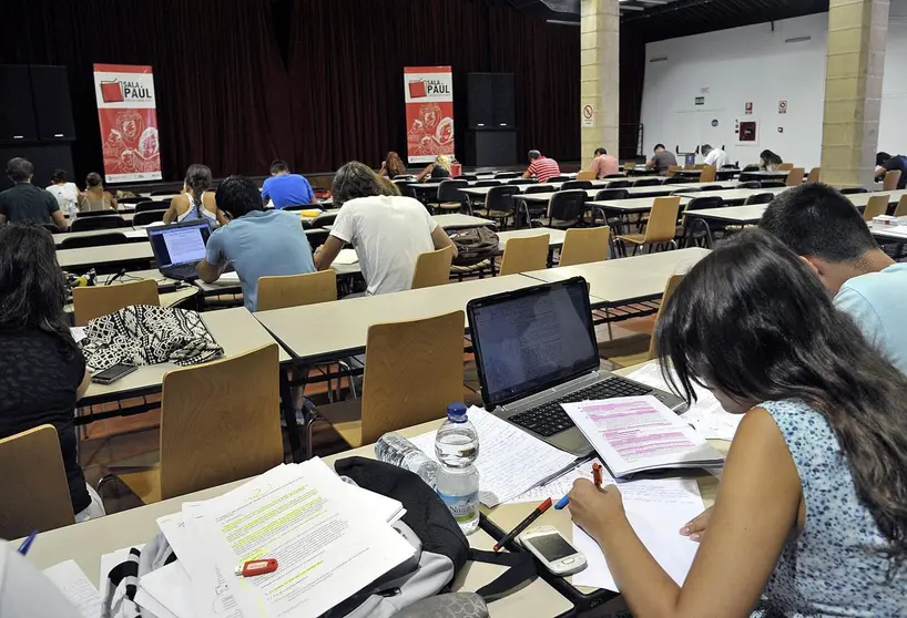 Sala de estudio en la Sala Pa&uacute;l, Jerez | Imagen de archivo 2014