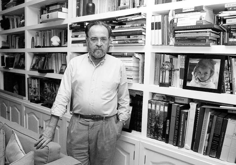 20071022 - 20.10.07. ANTONIO BURGOS, NUEVO PREGONERO DE LA SEMANA SANTA FOTO: JOSE ANGEL GARCIA