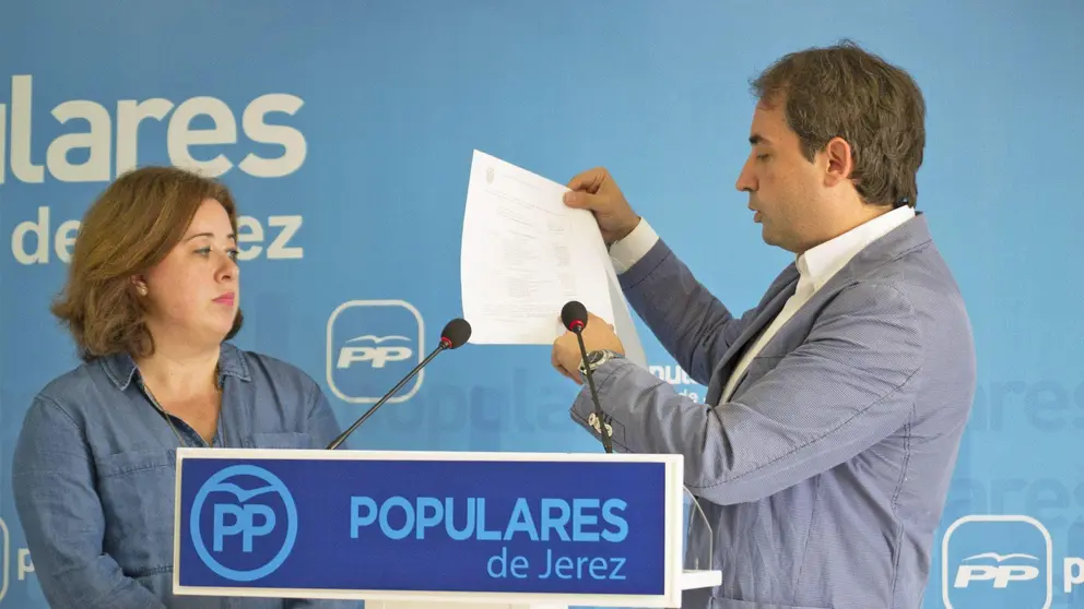 Rueda de Prensa de Antonio Salda&ntilde;a y Lidia Menacho en la sede del PP de Jerez | Pablo Illanas para MIRA Jerez