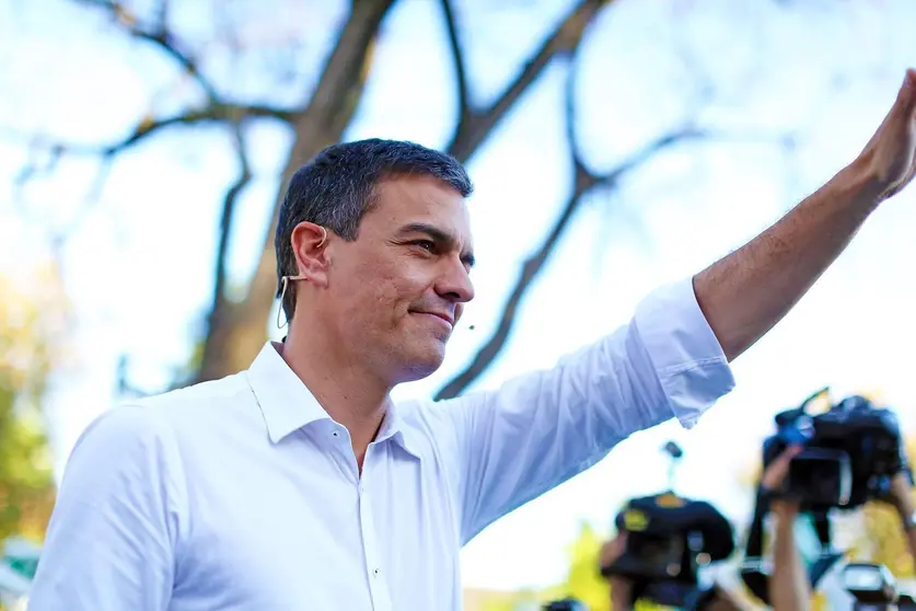 Pedro S&aacute;nchez saluda en jerez, 6JUN2016 | Juan Carlos Corchado para MIRA Jerez