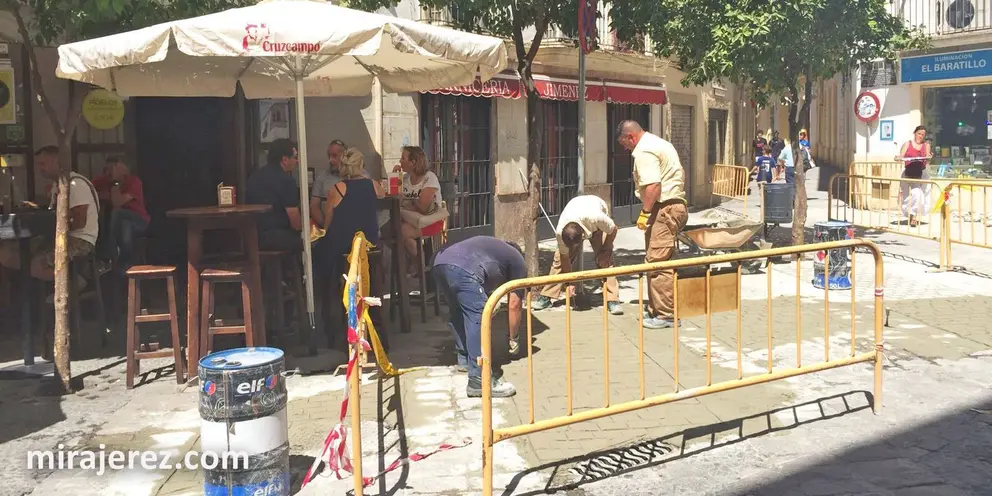 Terraza de Tabanco en calle Torner&iacute;a | Juan Carlos Corchado para MIRA Jerez