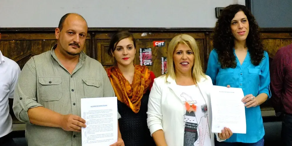 Firma de acuerdo de investidura y apoyo de Izquierda Unida de Jerez con el PSOE de Mamen S&aacute;nchez