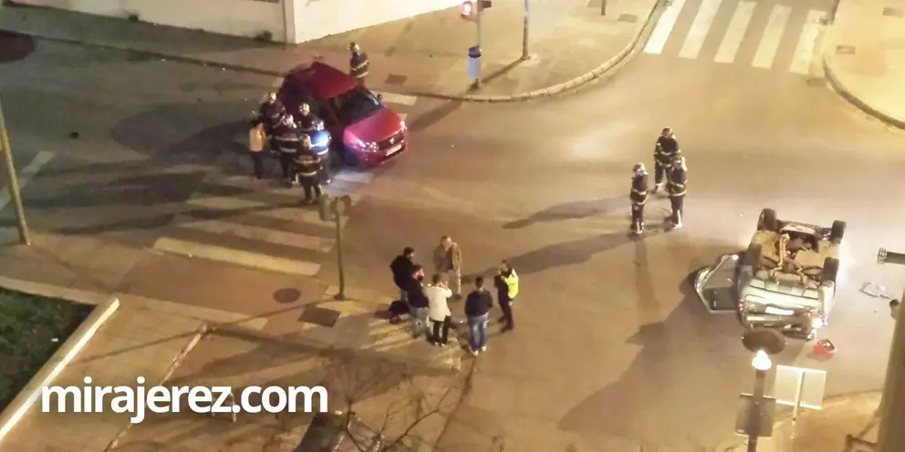Accidente en cruce de la avenida Jos&eacute; C&aacute;diz Salvatierra con la calle Santo Domingo | Imagen de Nacho Almeda
