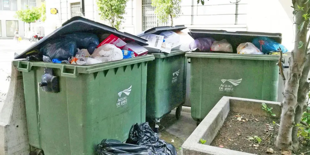 Una de las im&aacute;genes  de la Calle Corredera entregada por Acoje a Medio Ambiente