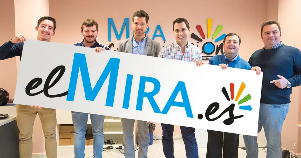 De Izquierda a Derecha: Manuel J. Ruiz-Berdejo, redactor en MIRA Jerez, &Aacute;lvaro Richarte, Direcci&oacute;n de Grupo MIRA, Alberto Alcantara, CEO de Xerintel, Jaime N&uacute;&ntilde;ez, CEO de MIRA Comunicaci&oacute;n, Francisco M&aacute;rquez, redactor en MIRA C&aacute;diz, y Keko Romero, Coordinador en MIRA Bah&iacute;a de C&aacute;diz | Christian Cantizano para MIRA Jerez