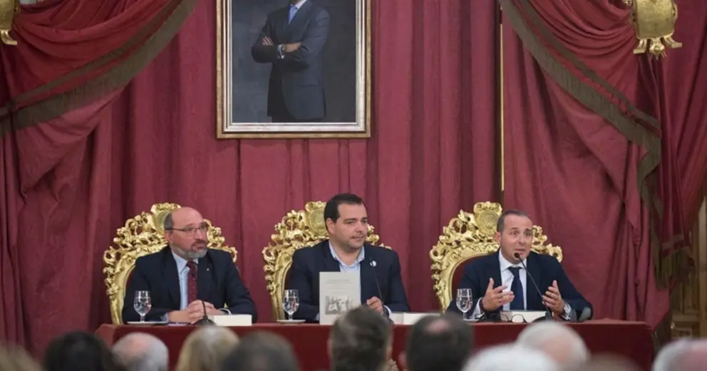 El acto de presentaci&oacute;n del libro sobre Cayetano del Toro.