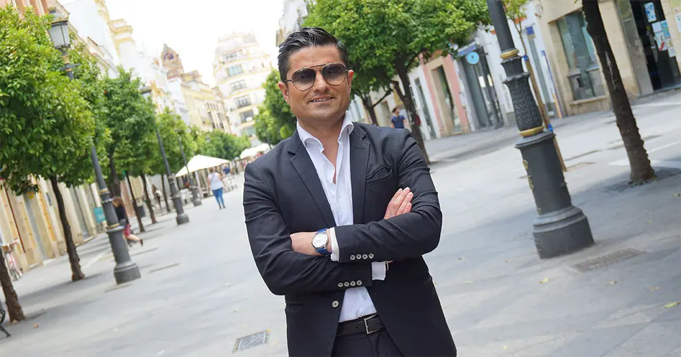 Alfonso Merlos en la Calle Larga de Jerez | elMIRA.es