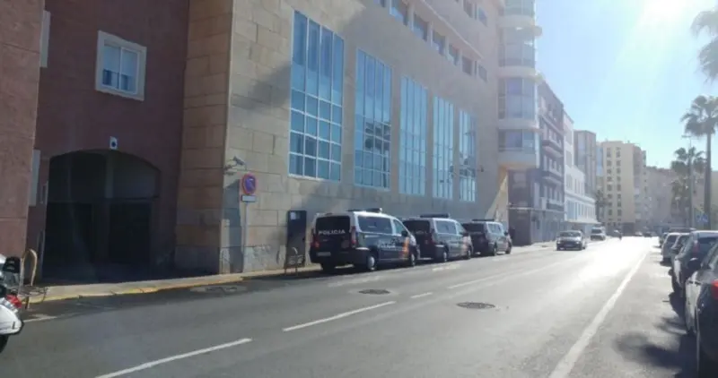 El edificio de Telef&oacute;nica que alberga actualmente la Comisar&iacute;a de C&aacute;diz.