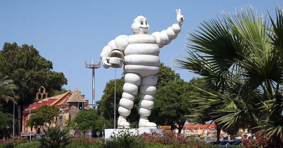 Estatua del mu&ntilde;eco Michelin en Jerez