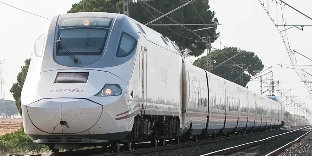 Un tren Alvia en una foto de archivo