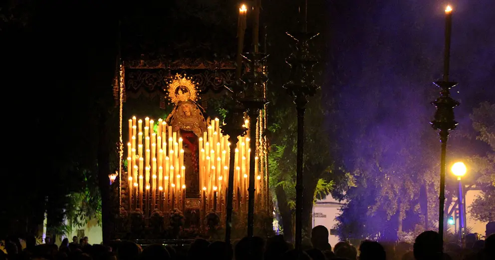 La Piedad subiendo por la Calle Taxdir | Por: Adri&aacute;n Zurera