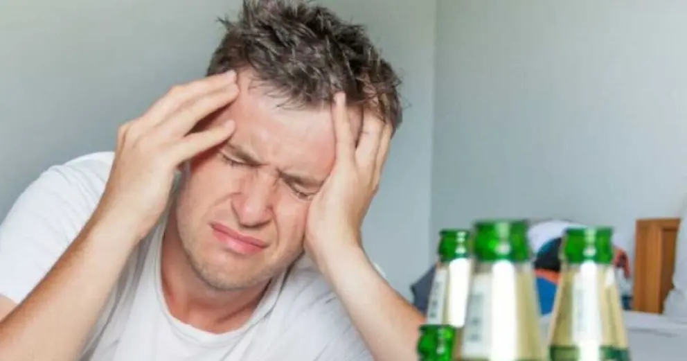 Una persona con resaca