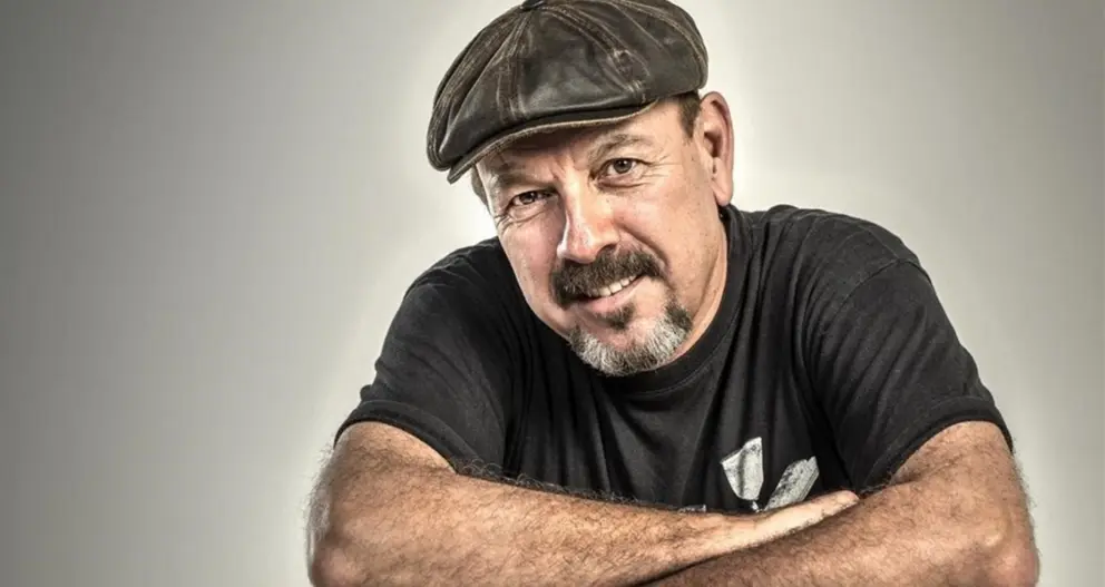 barcelona  1 de junio de 2016  Javier Ruibal tras interpretar un acustico para MUSICA DIRECTA   Foto  Ricard Fadrique