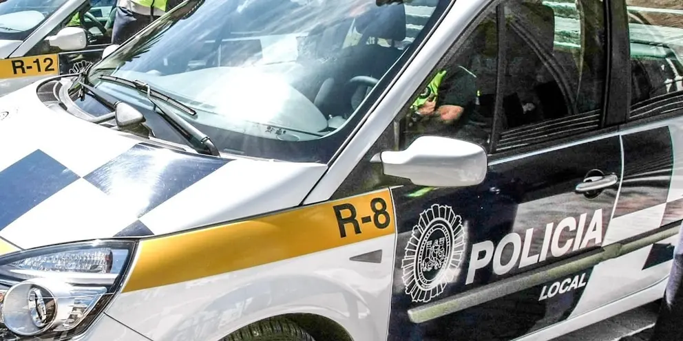 Un coche de la Polic&iacute;a Local de C&aacute;diz
