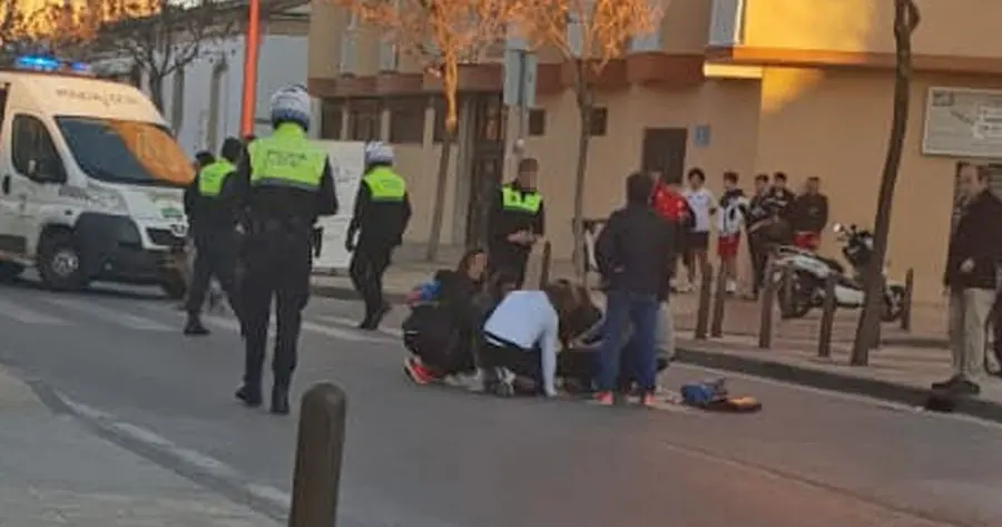 Calle Circo tras el accidente | Momentos antes de llegar la Ambulancia | elMIRA.es