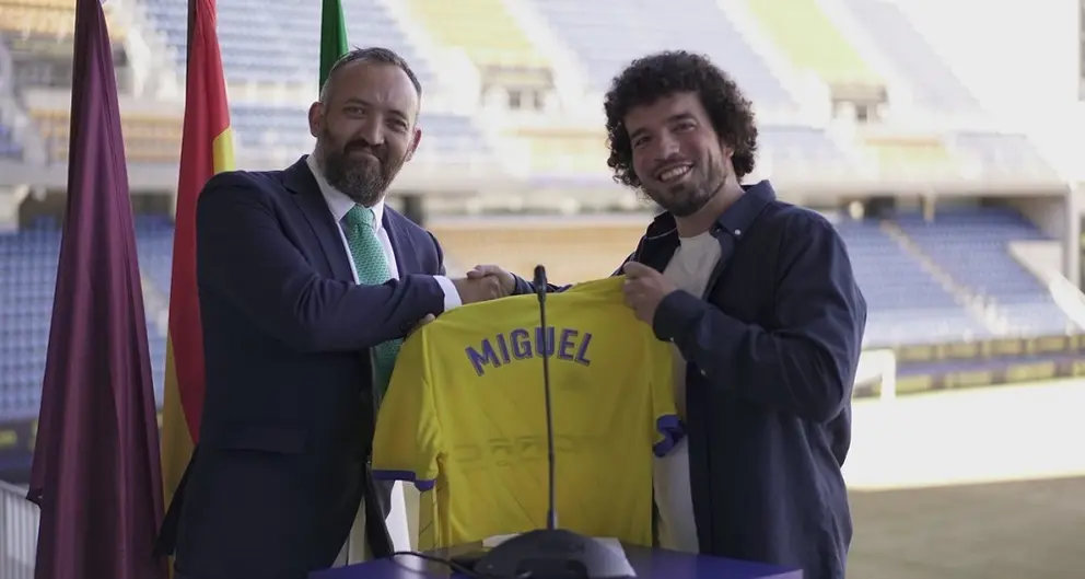 &Aacute;ngel Gago, durante la presentaci&oacute;n del spot promocional del C&aacute;diz. 