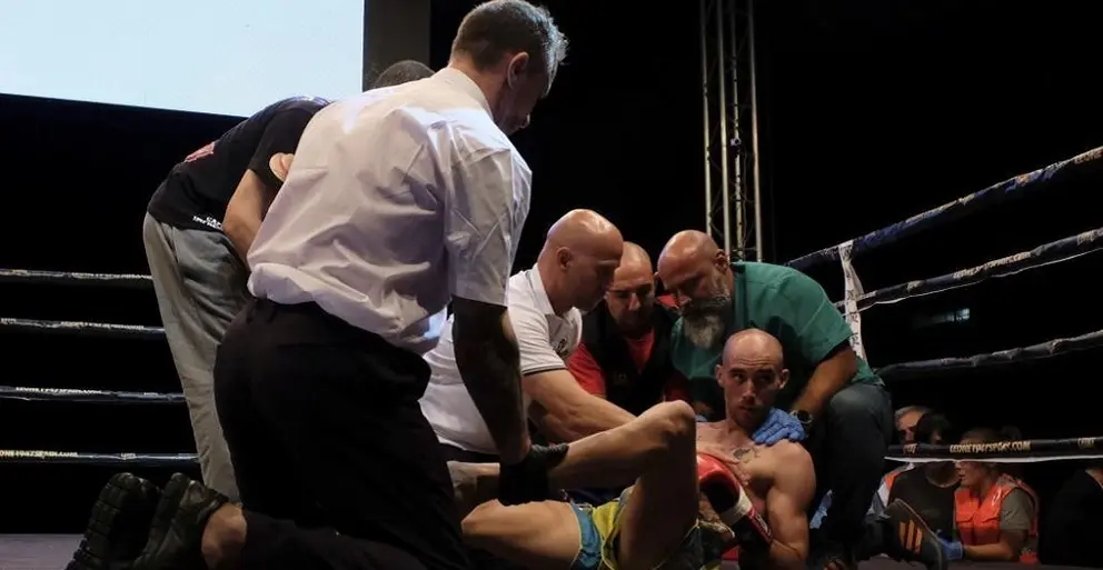 CAMPEONATO DEL MUNDO DE MOAY THAY PESO PLUMA WBC, ENTRE EL ESPA&Ntilde;OL CARLOS COELLO Y EL FRANCES DARREN ROLLAND, EN EL ESTADIO RAMON DE CARRANZA