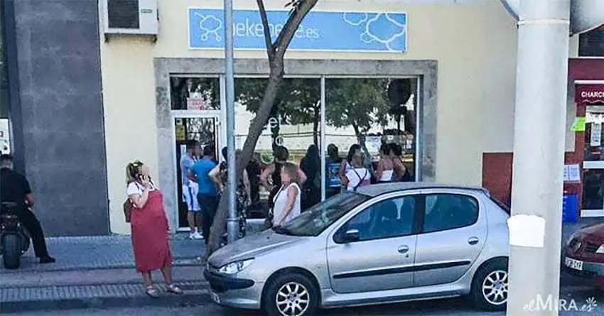 Tienda de pekebeb&eacute;.es saqueada, Avenida de Arcos, Jerez | FJZ