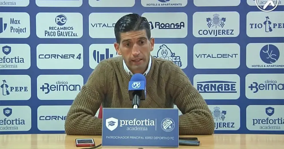 Sergio Narv&aacute;ez en rueda de prensa | Foto de XerezDFC.com