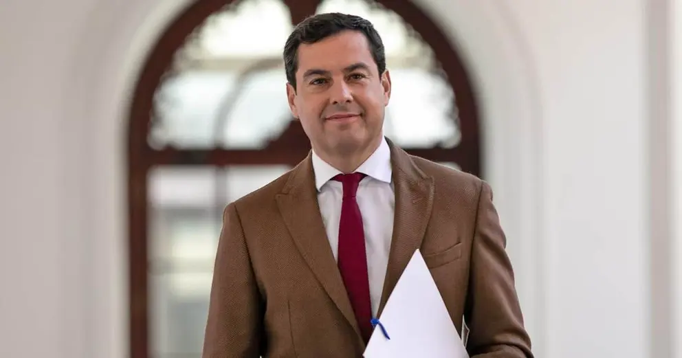 El presidente de la Junta Juanma Moreno, en el Palacio de San Telmo. - JES&Uacute;S PRIETO / EUROPA PRESS - Archivo