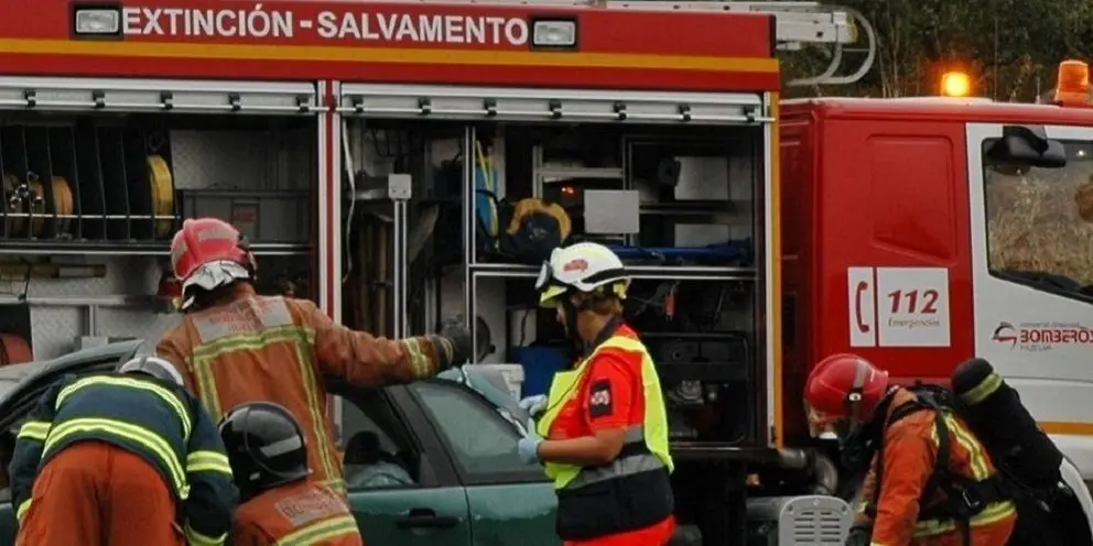 Bomberos durante una actuaci&oacute;n