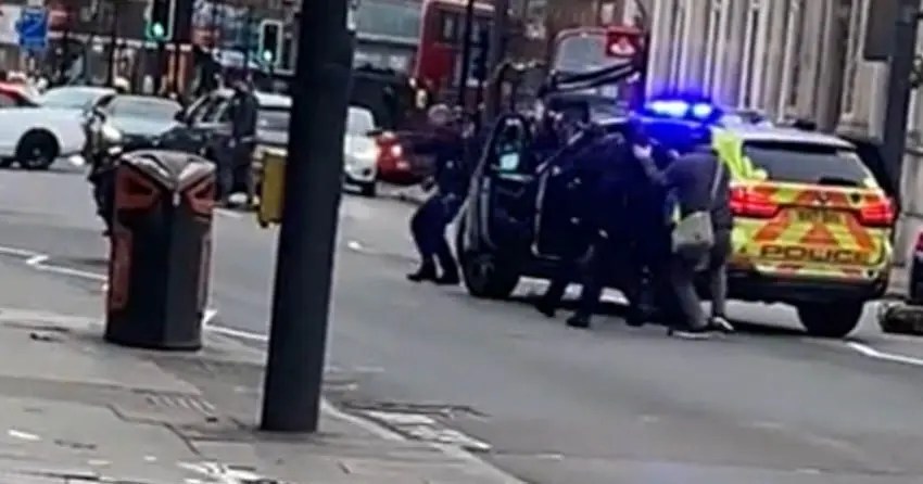 Icons running calendar. Vector. Logo. Funny illustration of a paper tear-off calendar. Cartoon badge, emblem for the company. Sticker and mascot for the store site. Mode of operation.