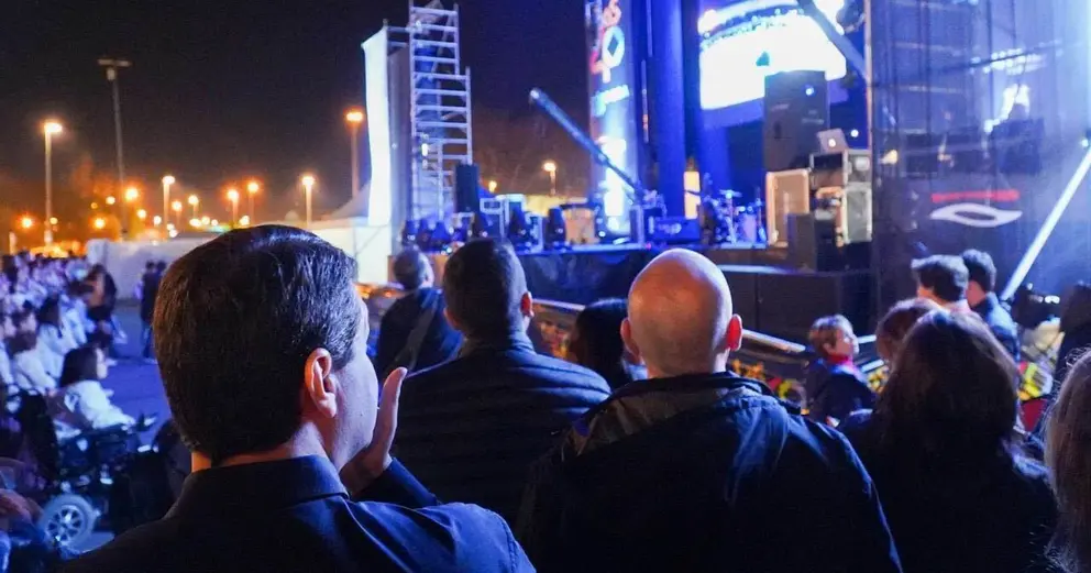 Jos&eacute; Mar&iacute;a Bellido, alcalde de C&oacute;rdoba, presenciando el concierto